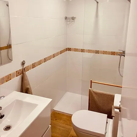 Superb Centre Town Apartment, 2 Bedrm, 2 Bathrm Apartment