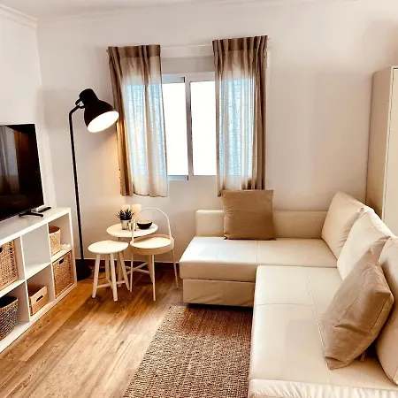 Superb Centre Town Apartment, 2 Bedrm, 2 Bathrm Apartment